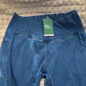 Halara  Yoga Women's Denim Blue Jeggings size 7/8